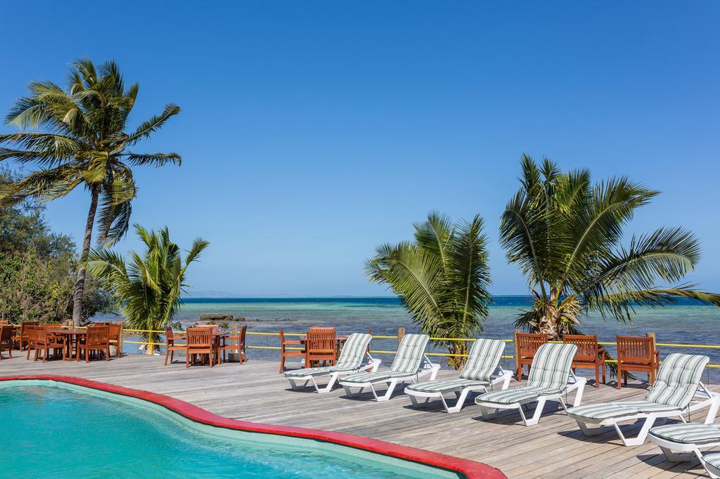 Funky Fish Beach & Surf Resort Solevu Exteriör bild